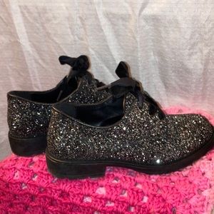 Womens Glitter covered dress shoe!